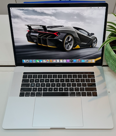 MacBook Pro 2018 15 inch Core i7/ RAM 16GB/SSD 512GB
