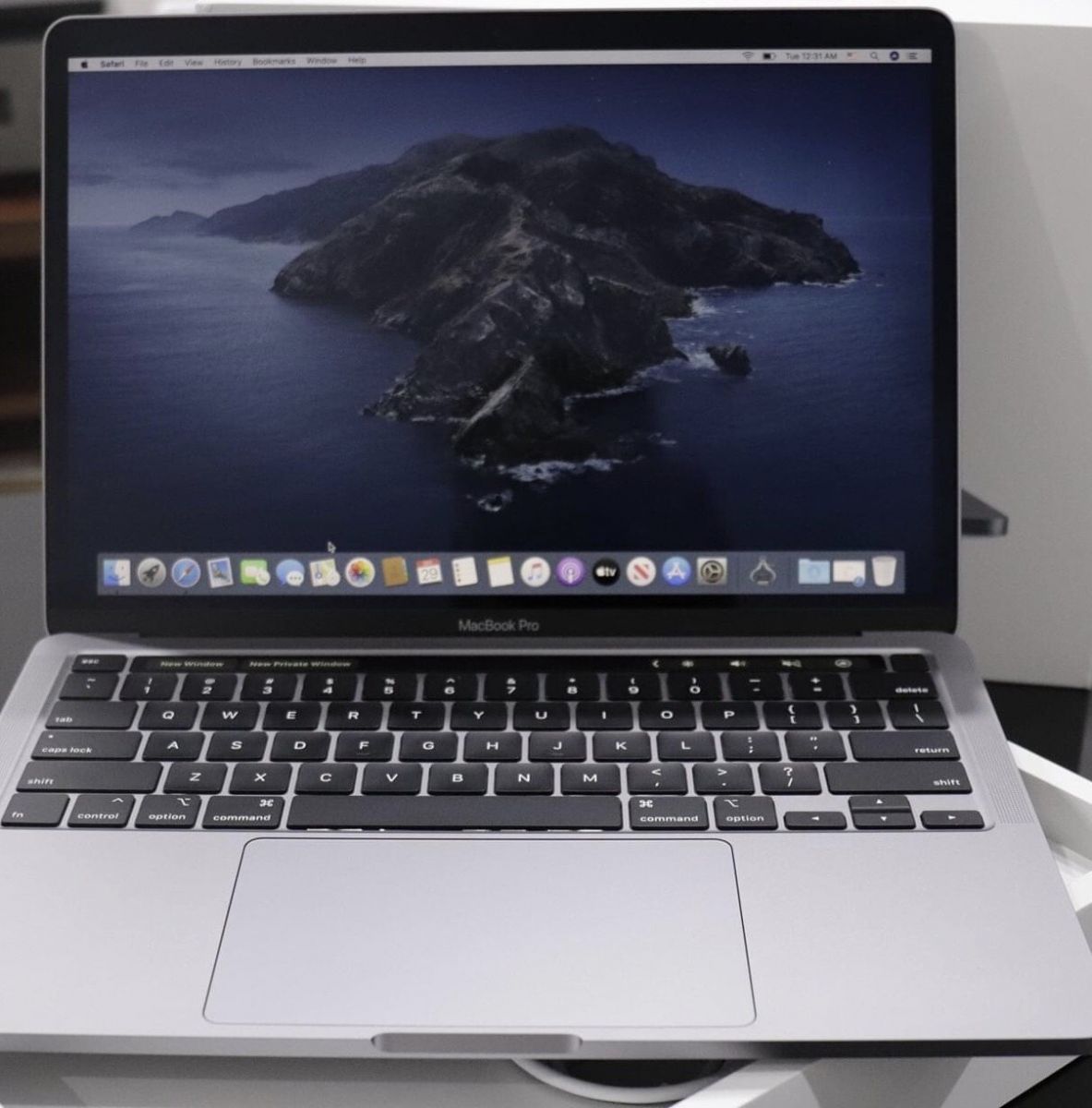Macbook pro 2020 13inch cấu hình Core i5/RAM 16GB /SSD 256GB