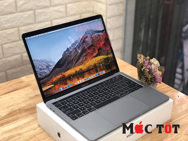 Macbook Pro 2017: Ưu điểm và khuyết điểm ra sao?